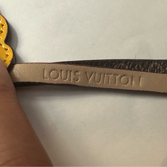 LV The Sun is Shining Bag Charm - Picture 4 of 4
